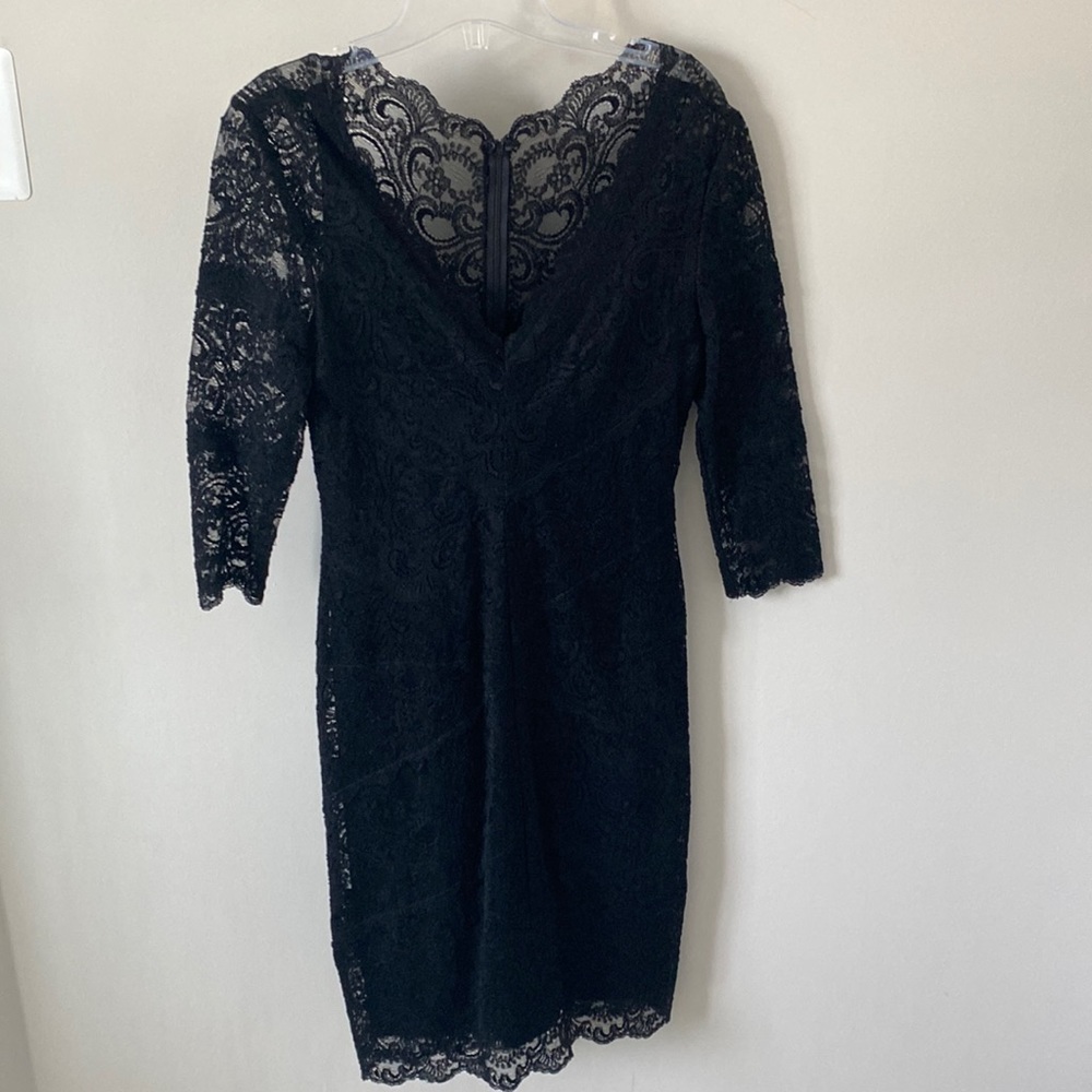 Nicole Miller Size 8 Lace Cocktail dress.